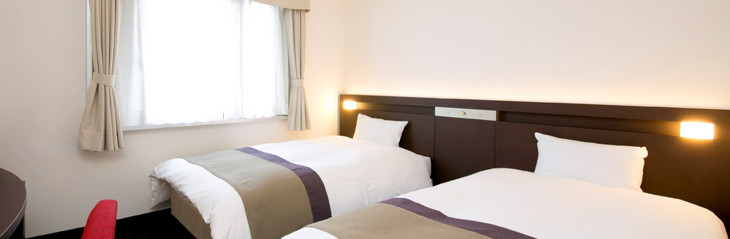 Rooms feature a simple layout with tasteful Japanese décor that will remind you that you're in Kyoto, including bed board reading lights, indirect lighting for greater relaxation and Kyoyuzen glass art.